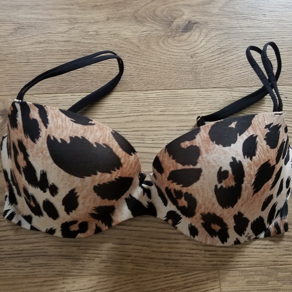 ⚘Victoria Secrets  Leopard Print Bra
